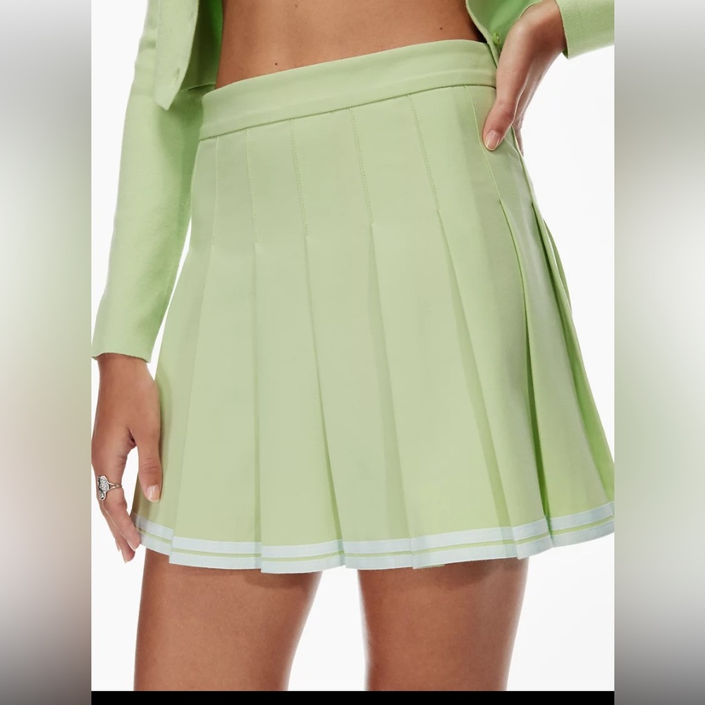 Sunday Best Pleated Skirt 💚